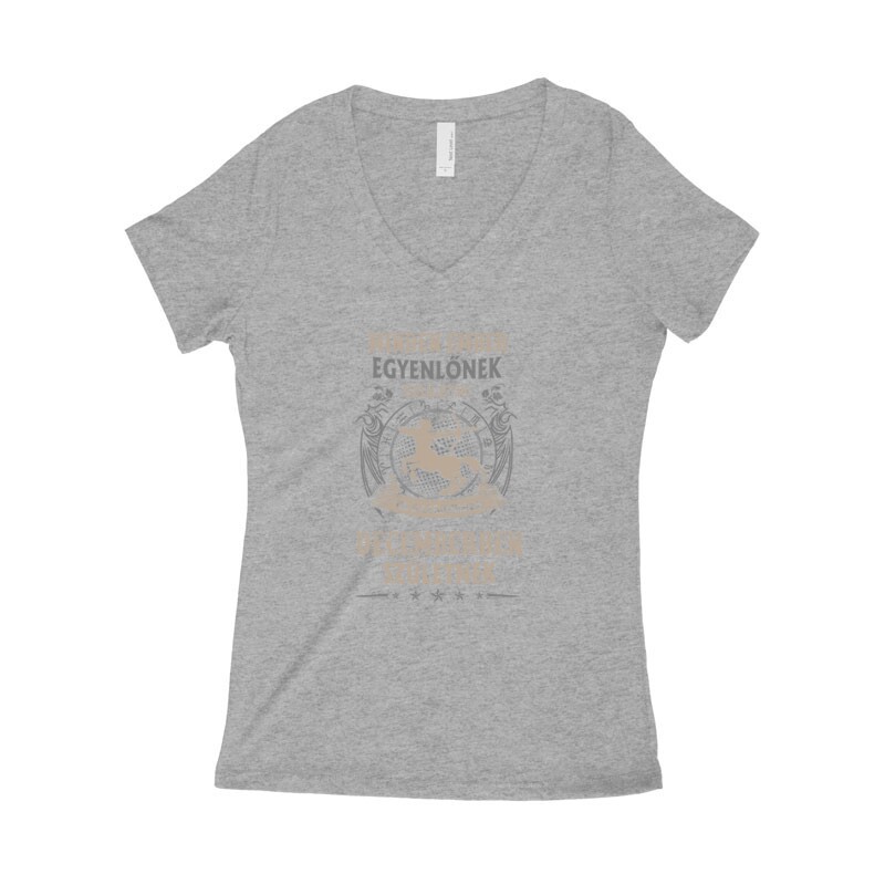 Minden Ember Egyenlő Nyilas(12) Női póló V kivágott