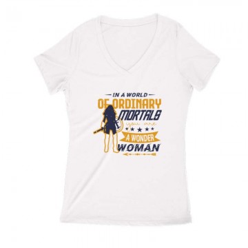 In a world of ordinary Női V Kivágott póló