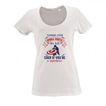turning your ankle hurts Női O Nyakú Póló