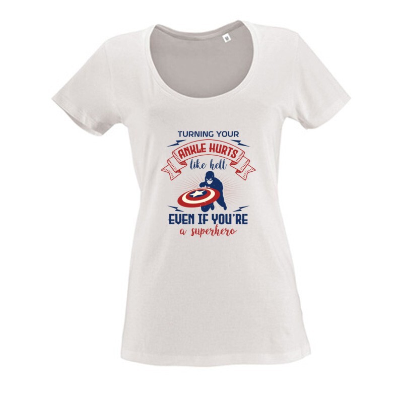 turning your ankle hurts Női O Nyakú Póló