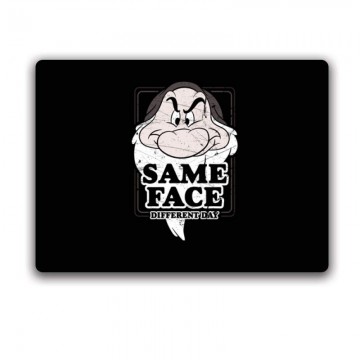 Same face different day Egérpad