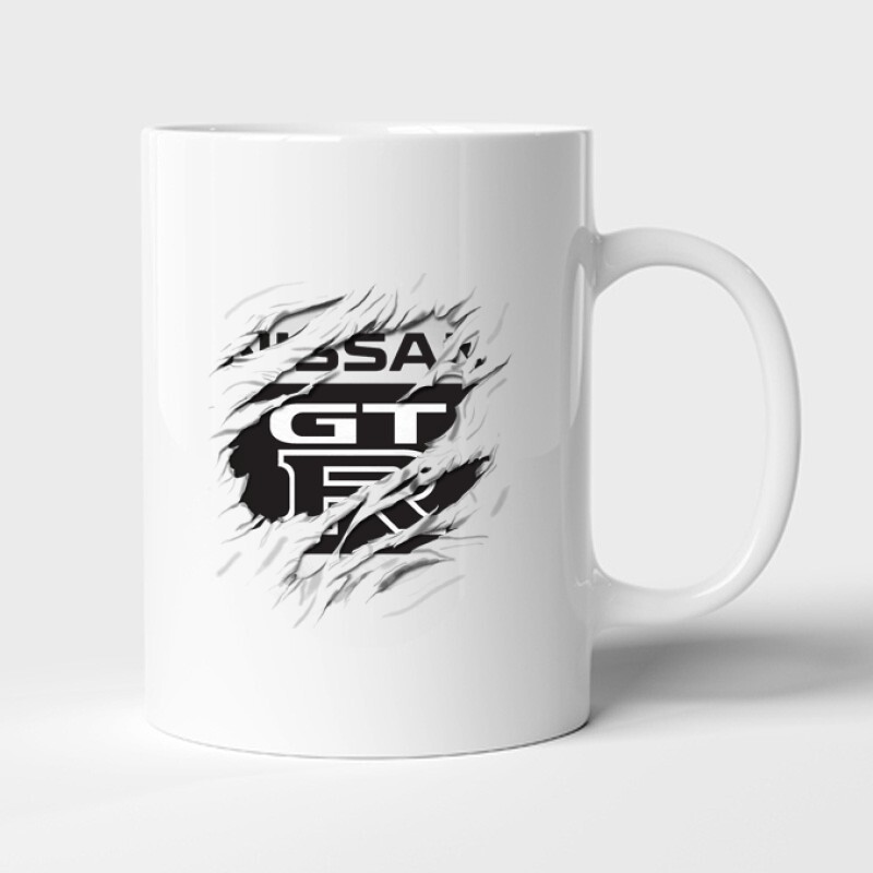 Nissan GTR tépett Bögre