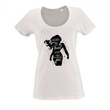 Okosabb mint Barbi Erősebb mint Ken Női O Nyakú Póló