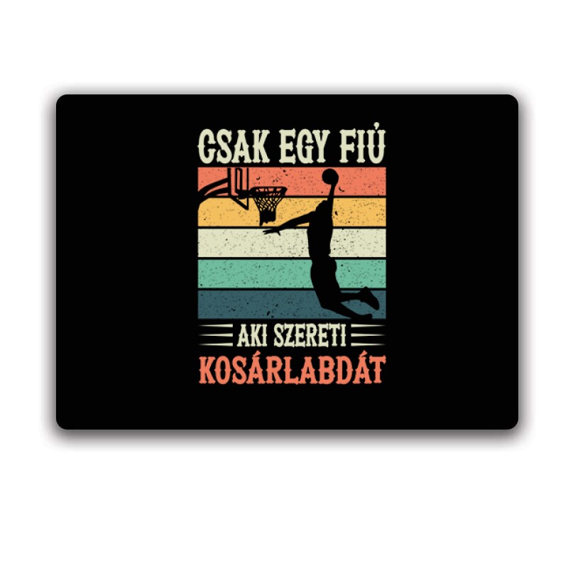 Egy fiú aki szereti a kosárlabdát Egérpad